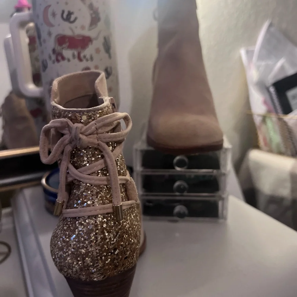 Woman boots - Picture 3 of 3
